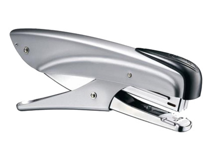 AGRAFADOR MAPED UNIVERSAL METALICA DE ALICATE CAPACIDADE 20 FOLHAS USA AGRAFES 26/6 EM BLISTER
