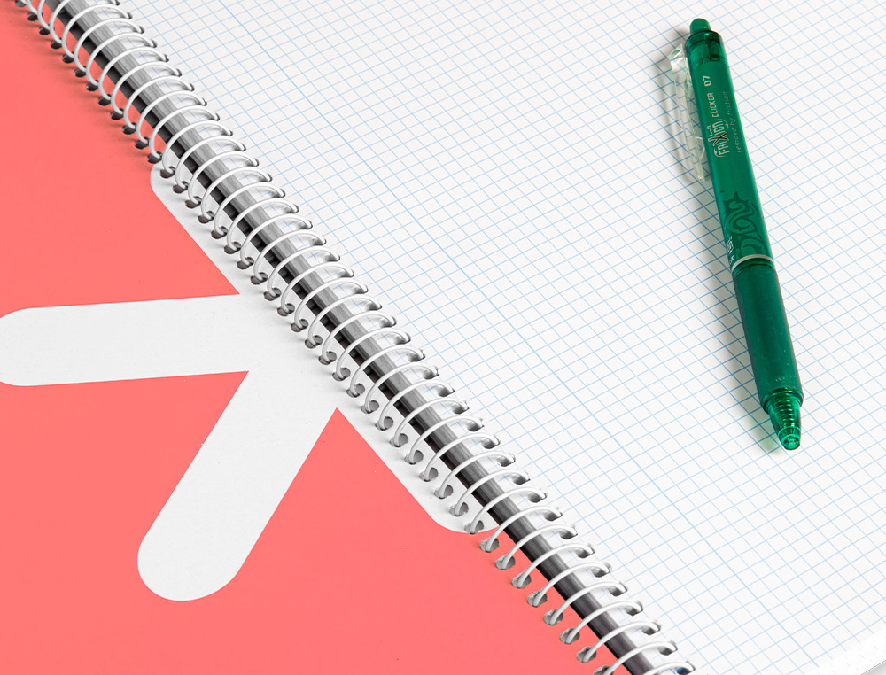 CADERNO ESPIRAL LIDERPAPEL DIN A4 ANTARTIK CAPA DURA 80 F 100 GR QUADRICULA 5 MM COM MARGEM COR CORAL