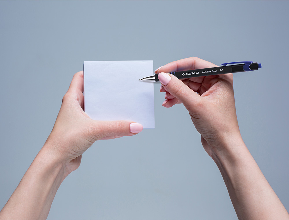 ESFEROGRAFICA Q-CONNECT RETRATIL COM GRIP 0,7 MM COR AZUL
