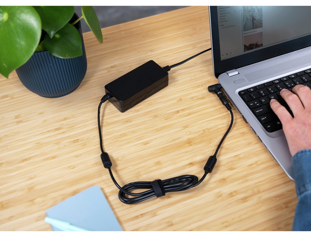 ADAPTADOR DE CORRENTE TRUST PRIMO UNIVERSAL PARA PORTATIL 70 W COM 6 CONECTORES