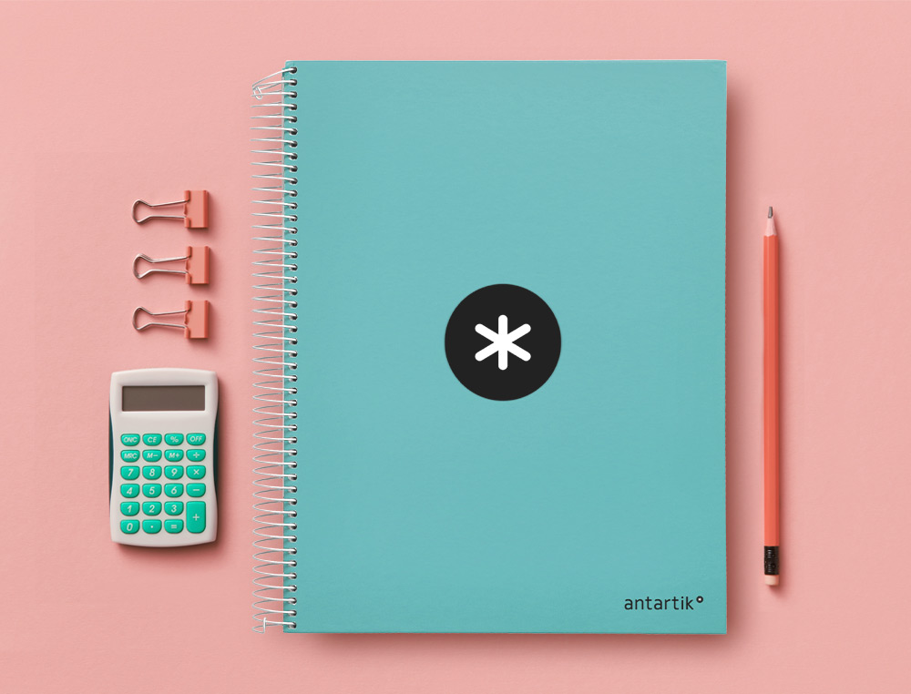 CADERNO ESPIRAL DIN A4 ANTARTIK CAPA FORRADA 120F 100 GR PAUTADO 5 BANDAS 4 FUROS COR MENTA