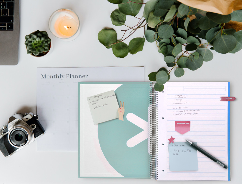 CADERNO ESPIRAL DIN A4 ANTARTIK CAPA FORRADA 120F 100 GR PAUTADO 5 BANDAS 4 FUROS COR MENTA