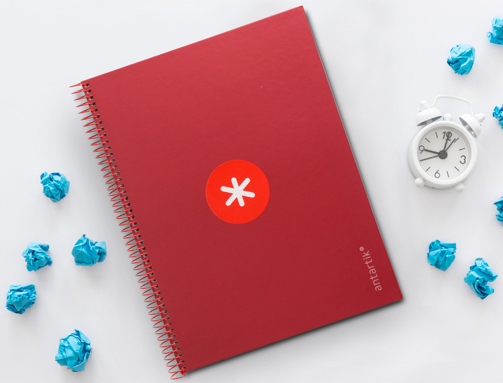 CADERNO ESPIRAL A4 MICRO ANTARTIK CAPA FORRADA 80F 90 GR QUADRICULA 5MM 1 BANDA 4 FUROS COR FRAMBOESA