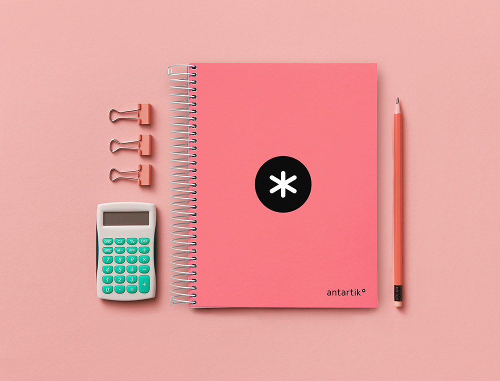 CADERNO ESPIRAL DIN A5 ANTARTIK CAPA FORRADA 120 F 100 GR QUADRICULA 5 MM 5 BANDAS COR CORAL