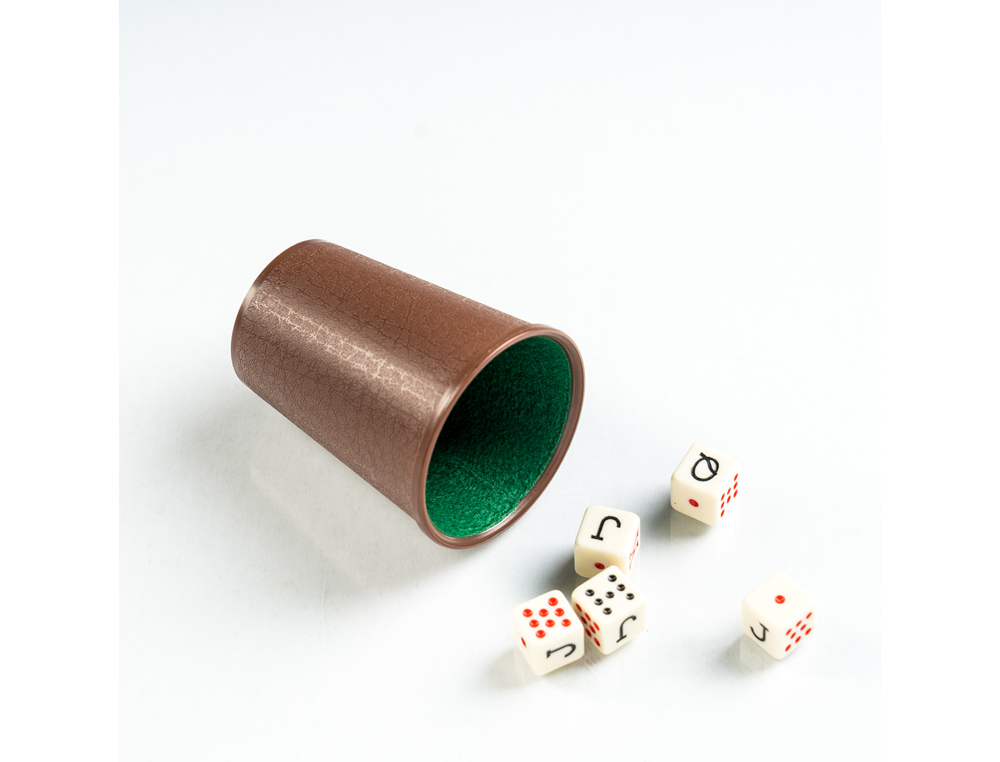 DADOS POKER FOURNIER COM COPO EM BLISTER