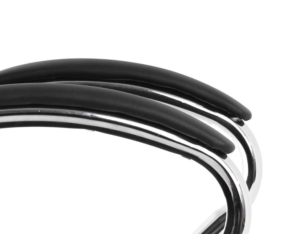 CADEIRA DE DIRECAO Q-CONNECT VERONA IMIT DE PELE BASE METAL ALT MAX 1210 MM LARG 650 MM PROF 730 MM RODAS PREMIUM COR PR