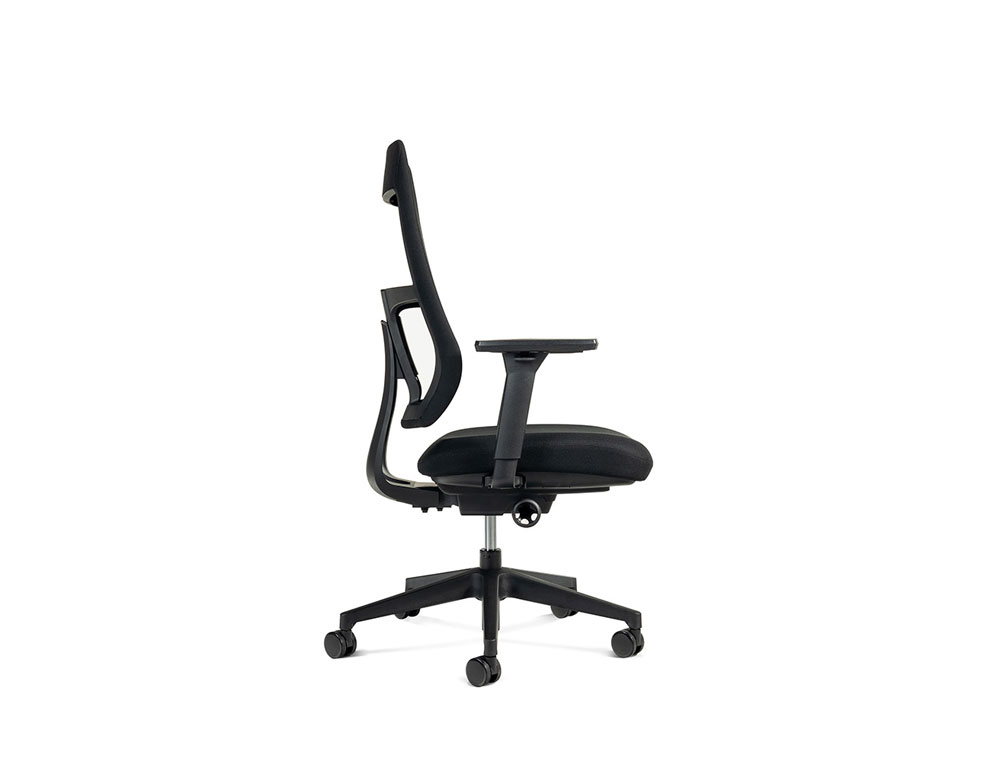 CADEIRA DE DIRECAO ROCADA BRACOS REGULAVEIS BASE POLIMERO ENCOSTO E ASSENTO TECIDO ANTI FOGO AZUL 610X680X1075 MM