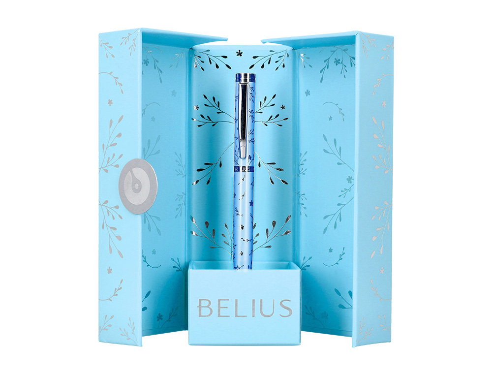 CANETA BELIUS BELLA ALUMINIO COR AZUL CELESTE DESENHO PRATEADO RELEVO TINTA AZUL CAIXA DE DESIGN