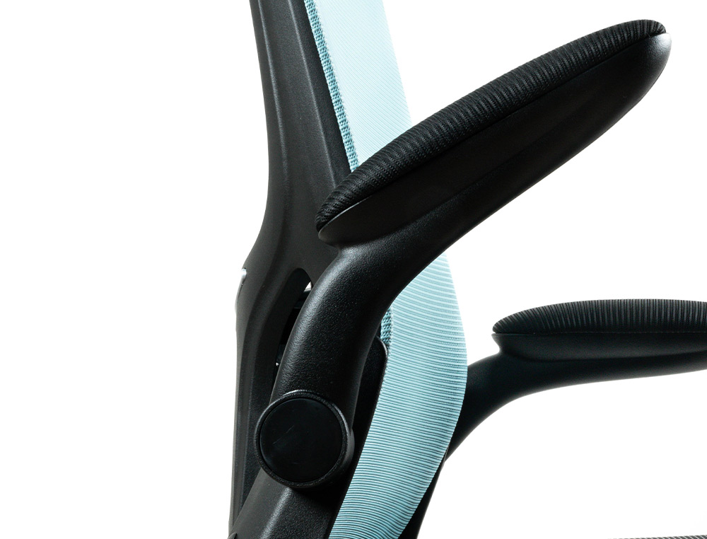 CADEIRA DE ESCRITORIO Q-CONNECT ALBA MALHA BASE METALICA ALT MAX 1110 LARG 610 PROF 580 RODAS PREMIUM COR PRETO E AZUL