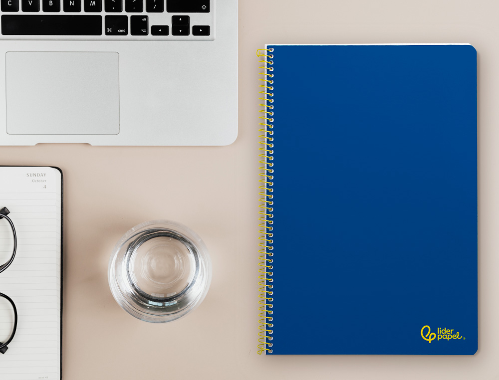 CADERNO ESPIRAL LIDERPAPEL SMART DIN A4 CAPA SUAVE 80 F 75GR PAUTADO COM MARGEM COR AZUL ESCURO