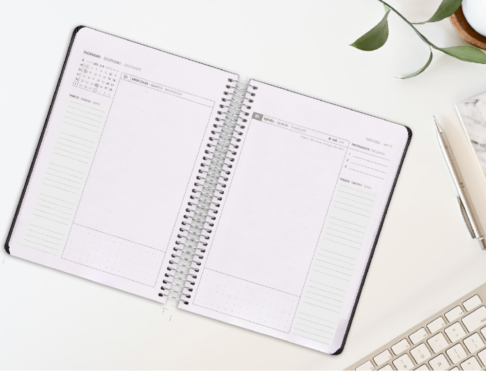 AGENDA ESPIRAL ANTARTIK HERE AND NOW A5+ 2026 DIA PAGINA AZUL CLARO PAPEL 80 GR FSC
