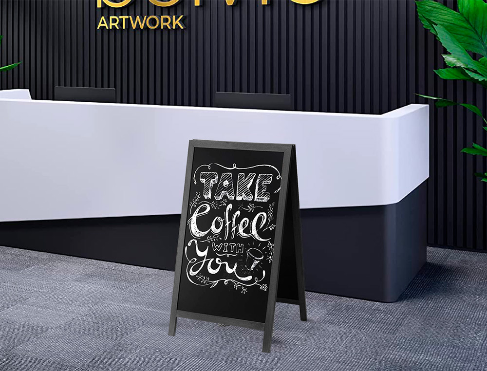 QUADRO PRETO LIDERPAPEL CAVALETE DUPLA FACE DE MADEIRA COM SUPERFICIE PARA MARCADORES TIPO GIZ 75X135 CM